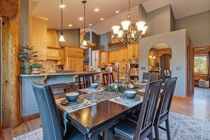 Dining - Pole Creek Retreat - Luxury 5BD Home (Winter Park)
