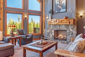 TV, fireplace - Pole Creek Retreat - Luxury 5BD Home (Winter Park)