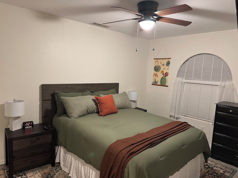 Southwest-Chic 1BR Casita, Private Yard + Driveway, Northern Phoenix ...