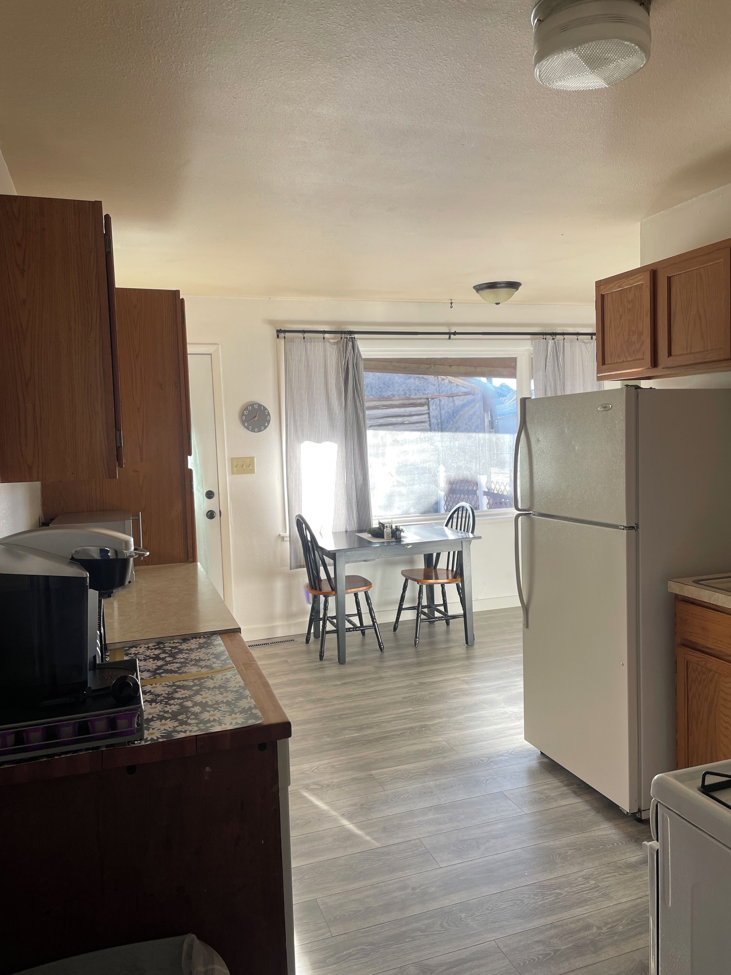 Geladeira, micro-ondas, fogão, cooktop