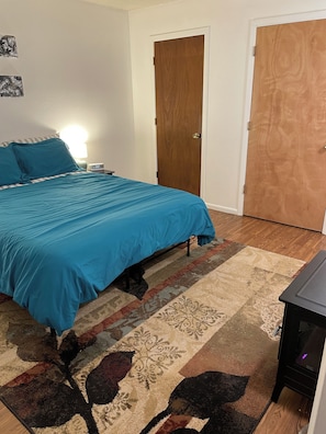 1 bedroom, iron/ironing board, travel cot, free WiFi