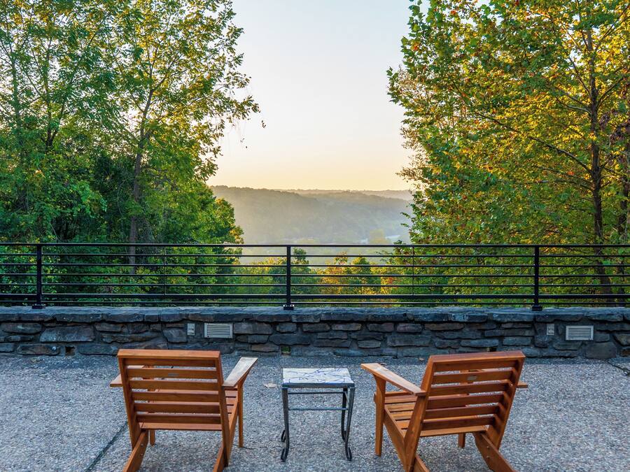 Suite de lujo, patio, vistas al jardín | Ropa de cama de alta calidad y edredones de plumas