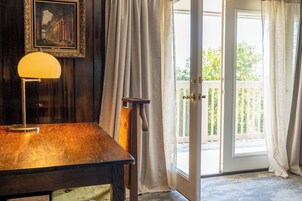 华丽单人房 | 高档床上用品、羽绒被、加厚床垫、特色装修