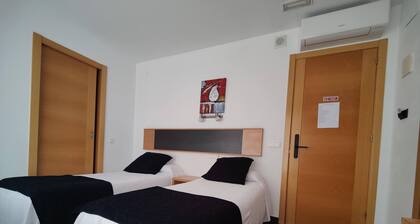 Hostal Manel - Double Room with Separate Beds
