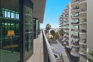 Property grounds - Lighthouse on the Bay 2411 | Lazy River | Waterfront | Beach Getaways (Orange Beach)