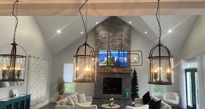 Escape to Country Comfort
Perfect for a romantic escape, or family retreat.