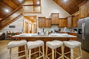 Fridge, microwave, oven, stovetop - Modern Luxury Cabin w/ Private Pool, Hot Tub, Firepit & Game Loft – Sleeps 10 | Blue Horizon (Broken Bow)