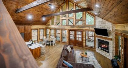 Modern Luxury Cabin w/ Private Pool, Hot Tub, Firepit & Game Loft – Sleeps 10 | Blue Horizon