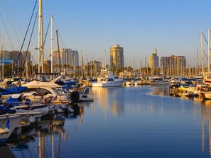 Marina - Mid-Century Mod Studio and Pool (Long Beach)