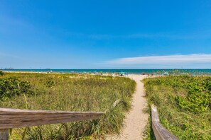 Beach nearby - Beautiful Beachside House with Outdoor Patio, BBQ — Short Walk to the Shore! 🏖️ (Cape Canaveral)