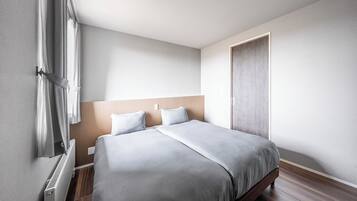 Iron/ironing board, free WiFi