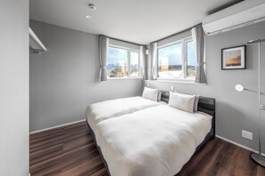 Iron/ironing board, free WiFi