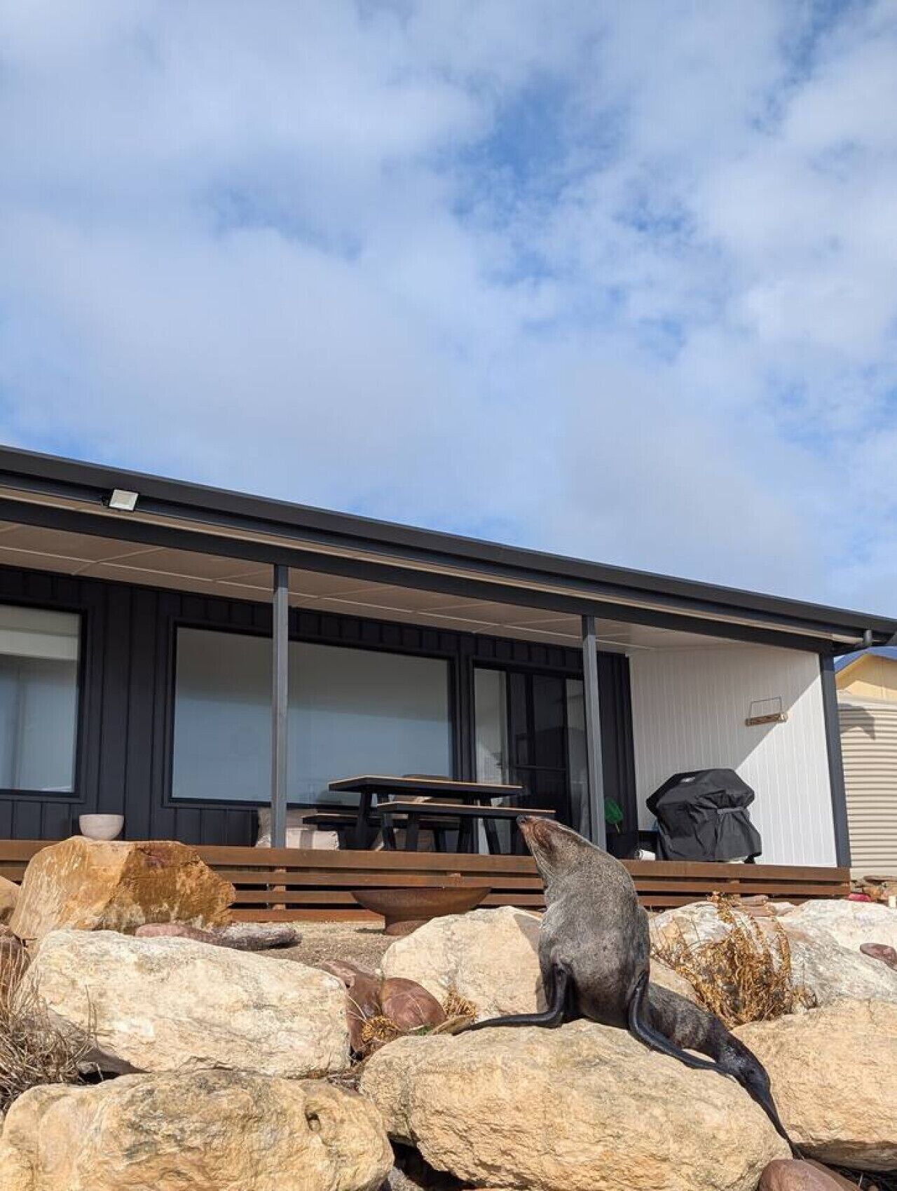 المنشأة من الخارج