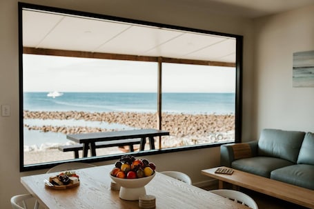 Dining. Stones Throw: Beachfront Escape at Stokes Bay KI