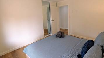3 bedrooms, iron/ironing board, travel cot, free WiFi