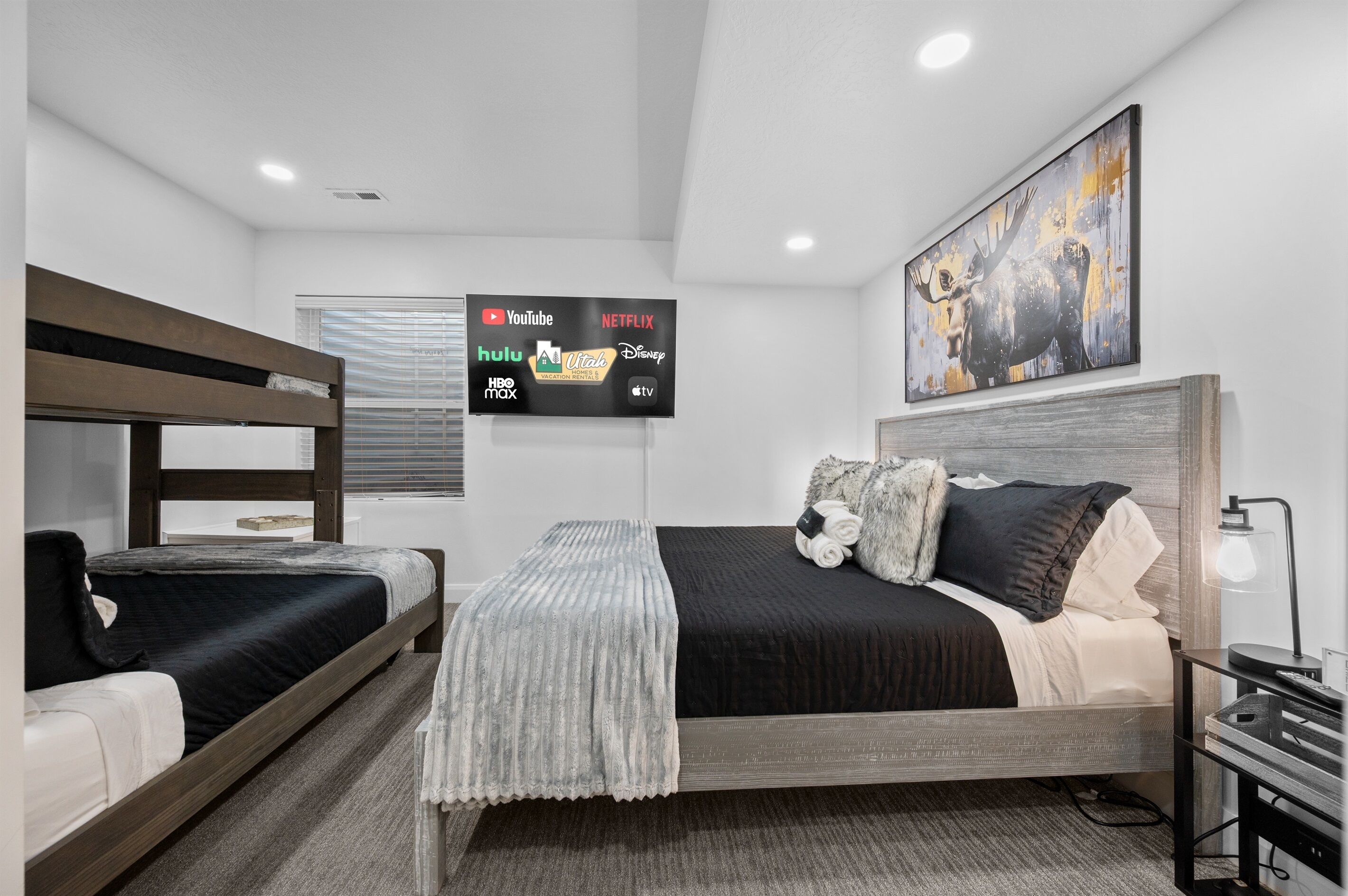 3 slaapkamers, een strijkplank/strijkijzer, reisbedje, gratis wifi