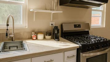 Placa de cocina, utensilios de cocina