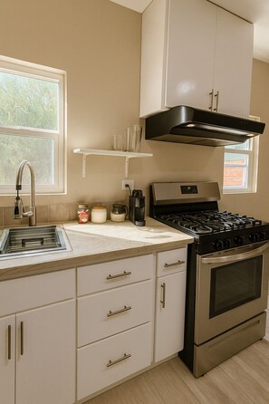 Placa de cocina, utensilios de cocina