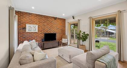 Riviera Retreat – Coastal Comfort Near Jan Juc Surf Beach