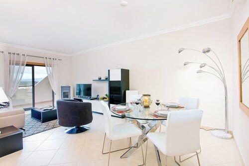 Modern, spacious apartment in a prime location.