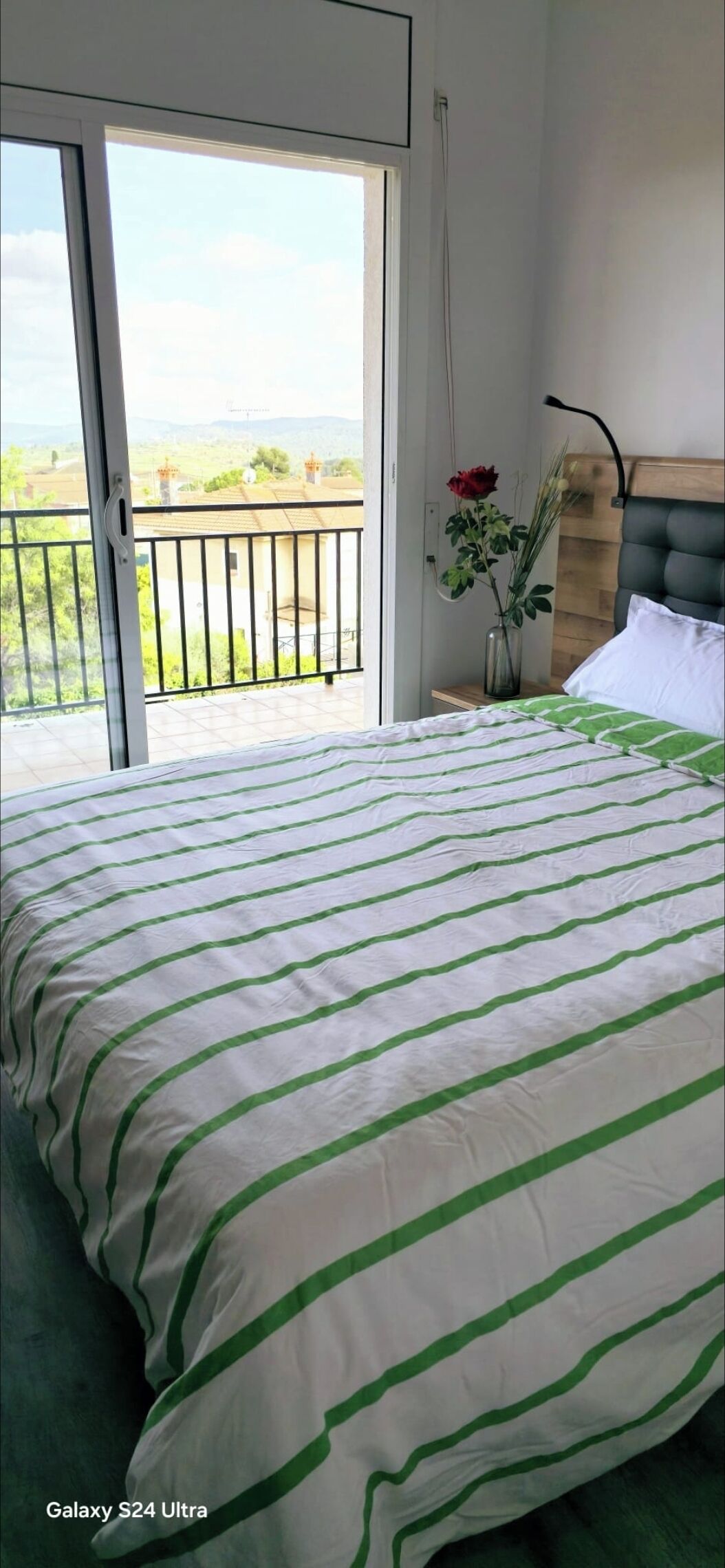 3 habitaciones, tabla de planchar con plancha, wifi y ropa de cama 