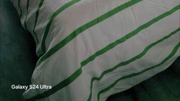 Iron/ironing board, WiFi, bed sheets