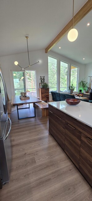 Mikrobølgeovn, ovn, kogeplade, opvaskemaskine