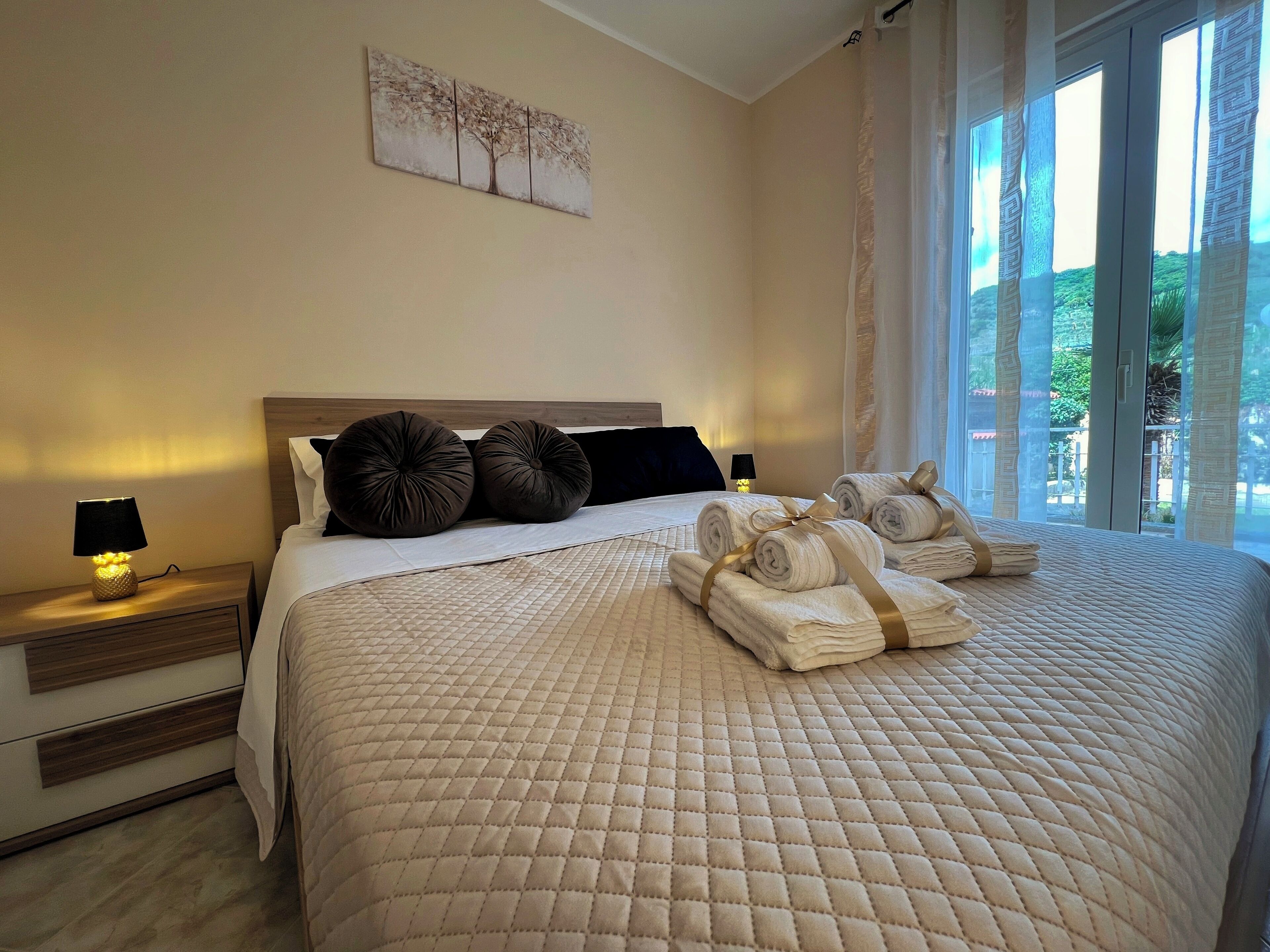 2 habitaciones, tabla de planchar con plancha y wifi gratis 