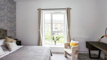 2 bedrooms, iron/ironing board, free WiFi, bed sheets
