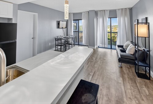 6165 CD Unit 3603 - Enclave at Orlando Condo