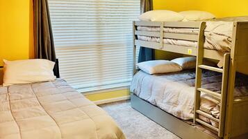 2 sovrum, strykjärn/strykbräda, wi-fi och sängkläder