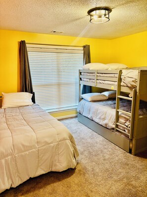 2 sovrum, strykjärn/strykbräda, wi-fi och sängkläder