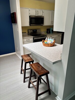 Fridge, microwave, oven, stovetop - The Williamsburg Haven (Williamsburg)