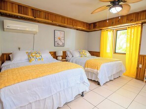 Room - Sleeps 5 Walk to Beach and Bars w/ Shared Pool! Amane (West Bay)