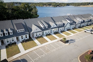 Exterior - Lakefront 2 King, Coffee Bar, On Site Bar & Grill, Public Dock, Kayak Rentals (Greenwood)