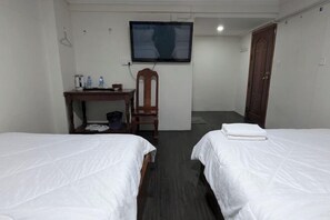 Room - Empire House, Phnom Penh (Phnom Penh)