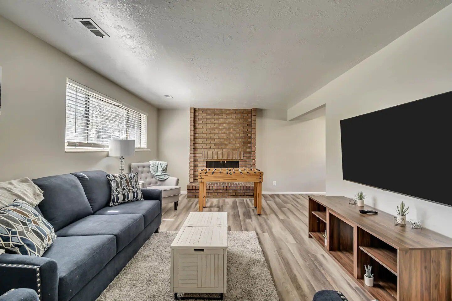 Smart TV, fireplace, table football