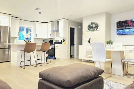 Chambre. Exotic home lemon grove 2bedroom by sdstay