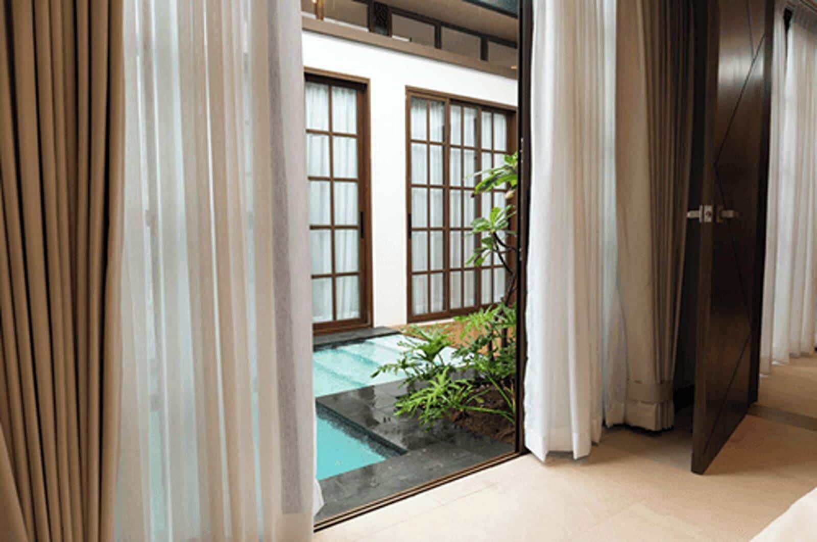 Premier Villa | Desk, laptop workspace, iron/ironing board, free WiFi