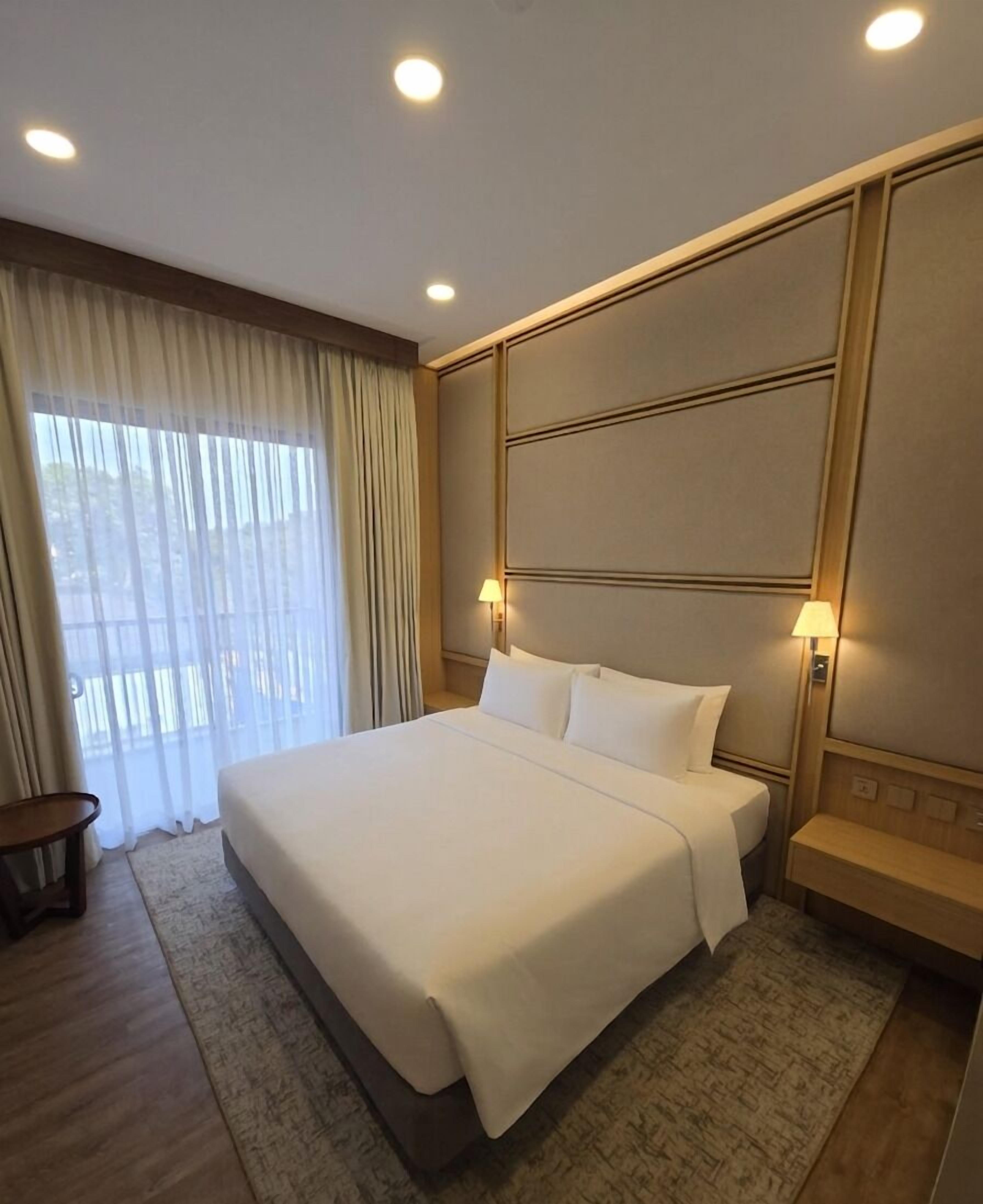 Deluxe Room, 1 King Bed