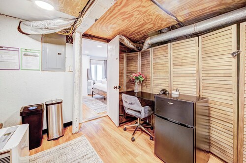 Eagles Landing - Logan Airport