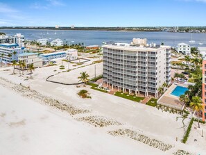 Exterior - Irresistible Beach Life, Spectacular Sunsets - FMB - Condo Sunset Vista - Roelens (Fort Myers Beach)
