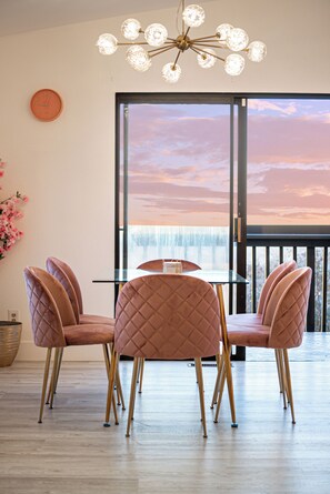 Dining - Spring Valley Retreat with Panoramic Views (Spring Valley)