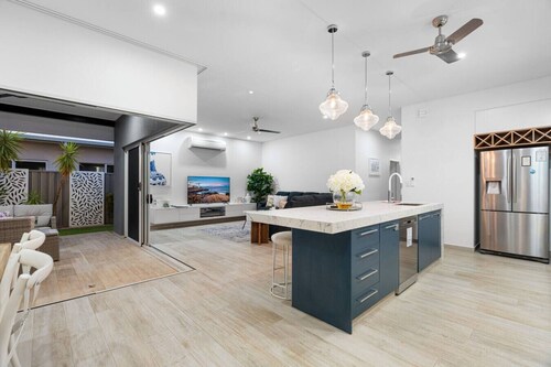 Zenhouse Solstice: Designer 4-BR Executive Retreat