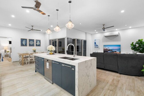 Zenhouse Solstice: Designer 4-BR Executive Retreat