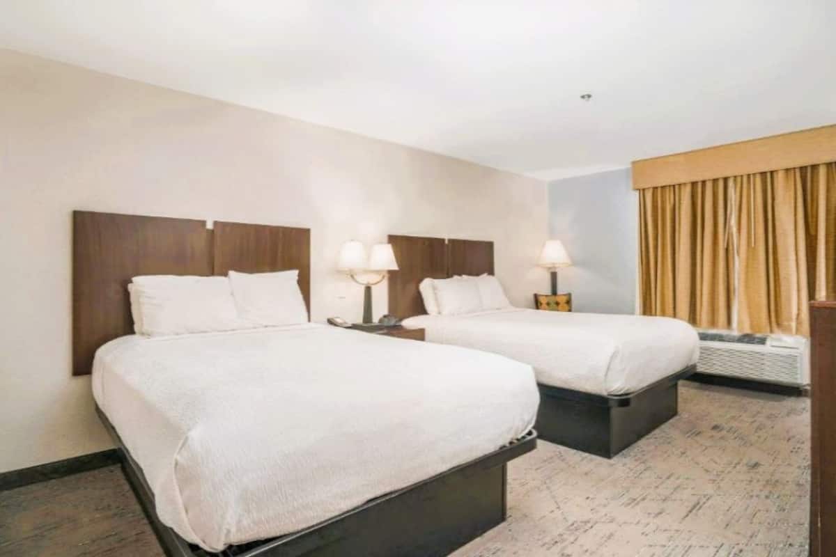 Desk, blackout drapes, iron/ironing board, free WiFi