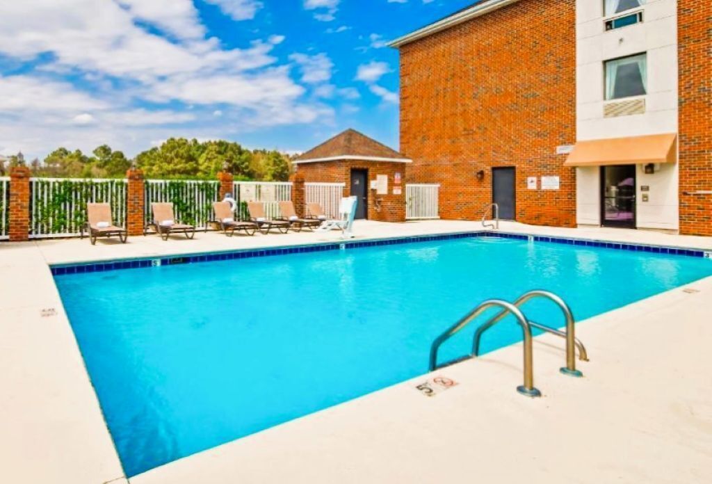 Piscina externa sazonal