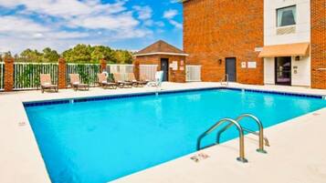 Piscina externa sazonal