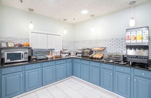 Café da manhã continental grátis todos os dias