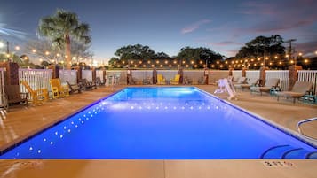 Seasonal outdoor pool